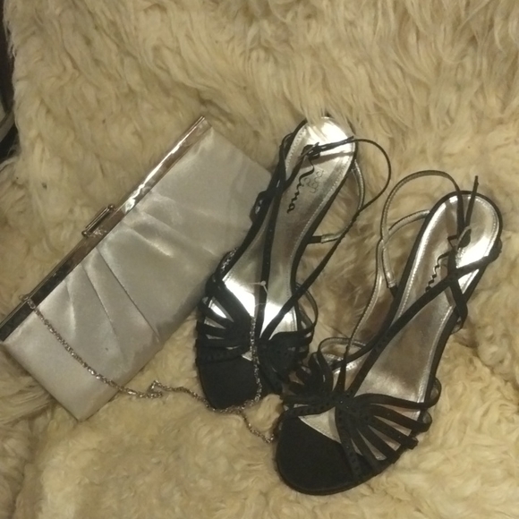 Heels - Picture 2 of 7